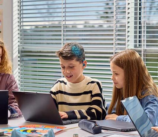 20260405_Oticon_Play_SI